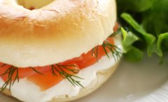 Bagel au saumon fumé et au fromage à  la crème Liberté 