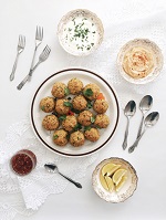 QUINOA AND SALMON ''MEATBALLS'' WITH HERBS AND LEMON YOGOURT SAUCE 