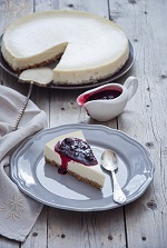 Tarte au fromage, yogourt de chèvre et bleuets frais 